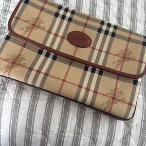 Burberry Beige clutch